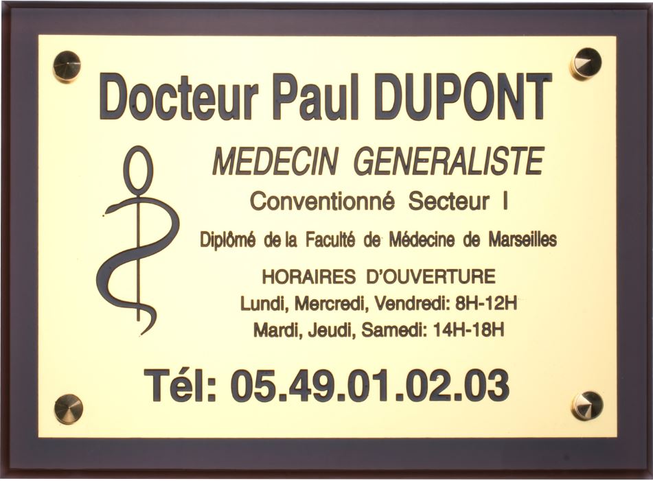 plaque professionnelle gravées en aluminium couleur or sur support de plaque en plexi fumé